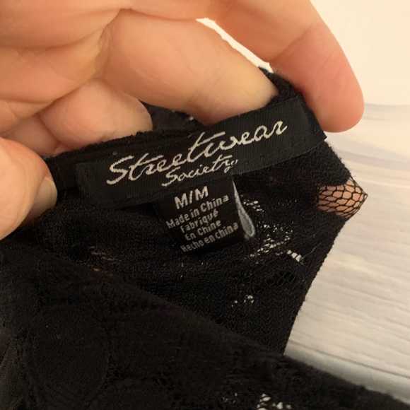 Black lace crop top - Picture 5 of 5